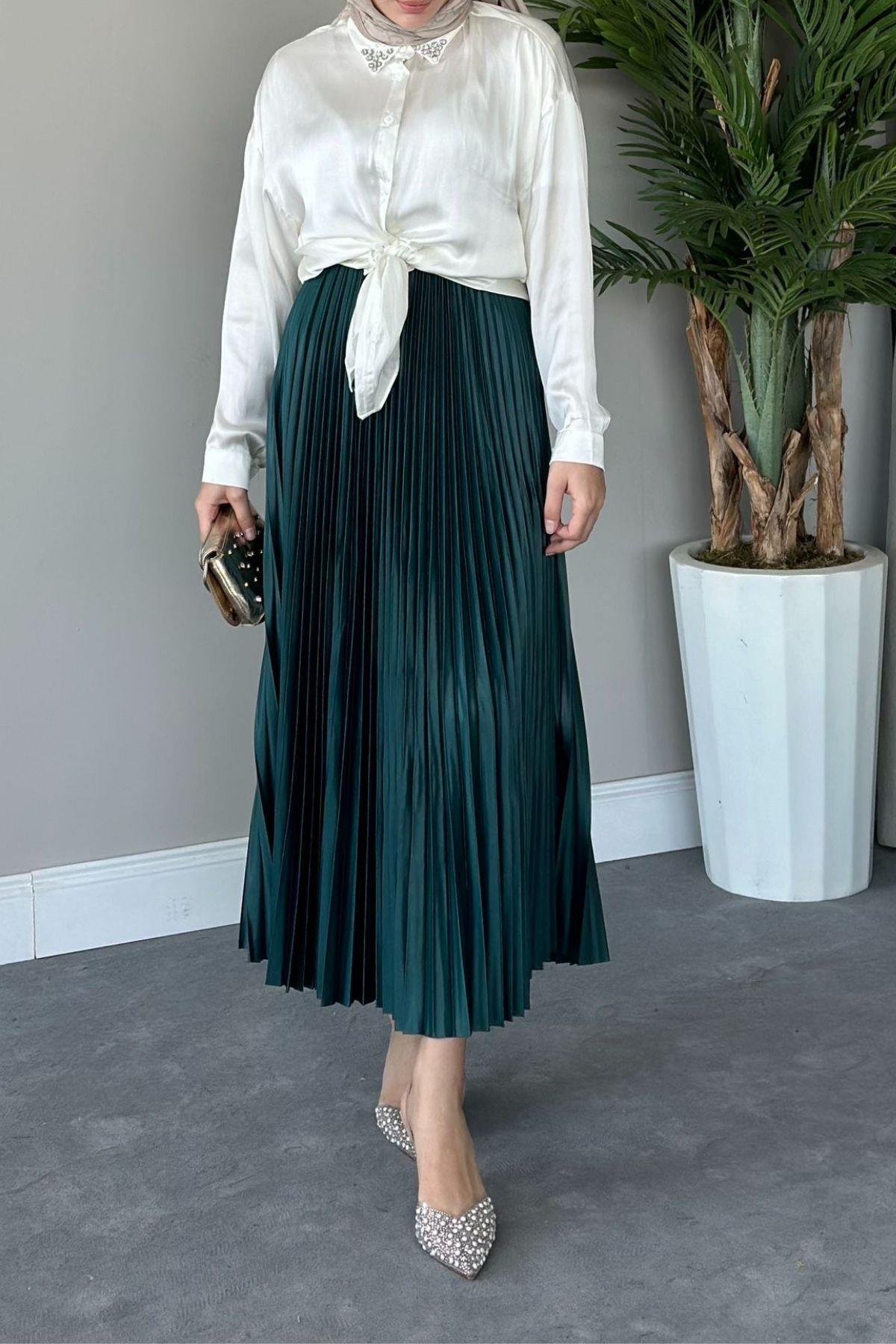 Piliseli Etek Zümrüt, Fiyatları Saten Görünümlü Etek Zümrüt – Haza Moda | Tesettür Giyim