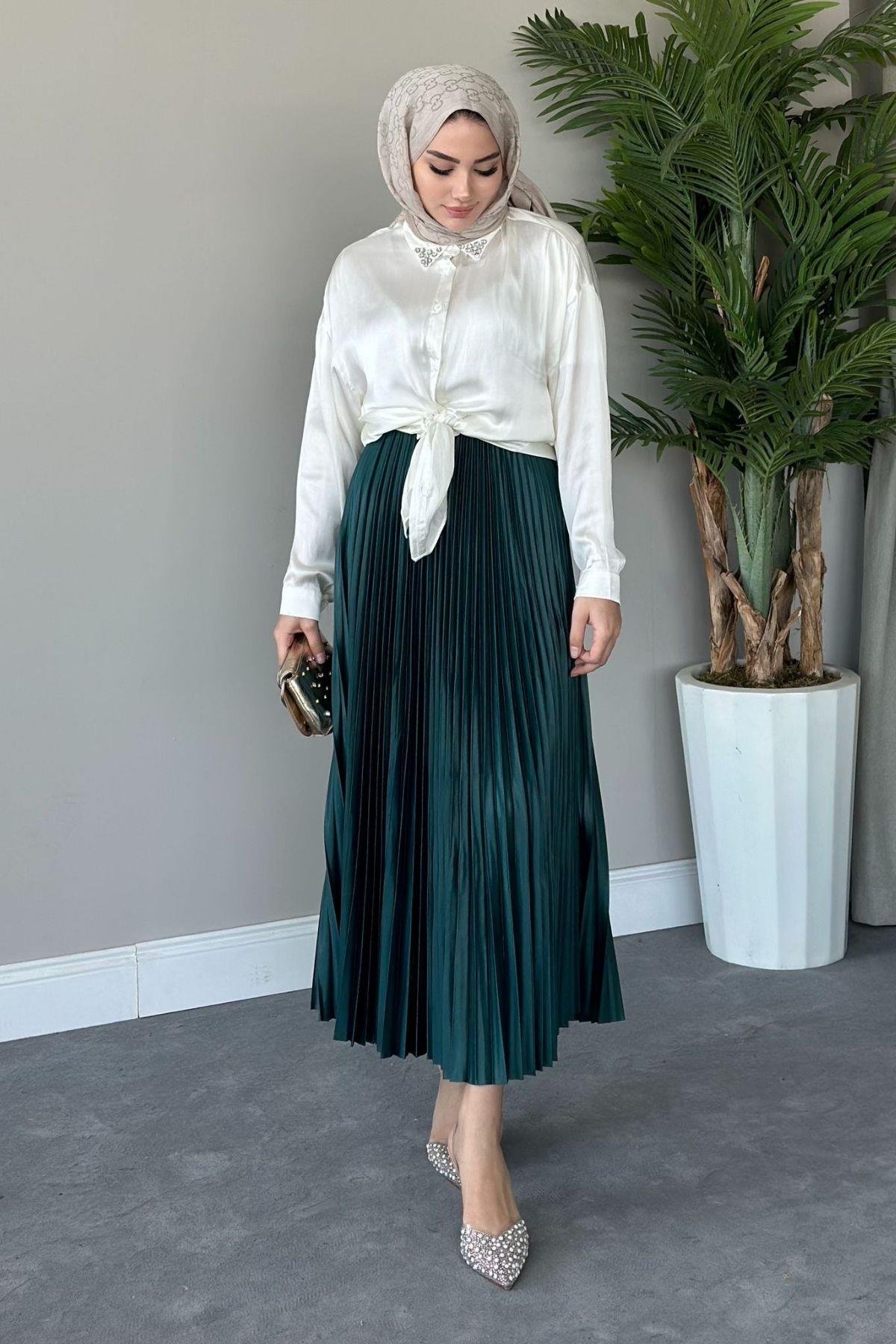 Piliseli Etek Zümrüt, Fiyatları Saten Görünümlü Etek Zümrüt – Haza Moda | Tesettür Giyim