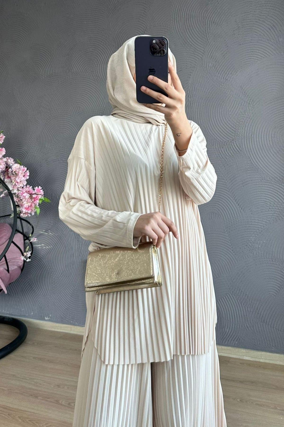 Sandy Takım Pilisoley Bej, Fiyatları Sandy Takım Pilisoley Bej – Haza Moda | Tesettür Giyim