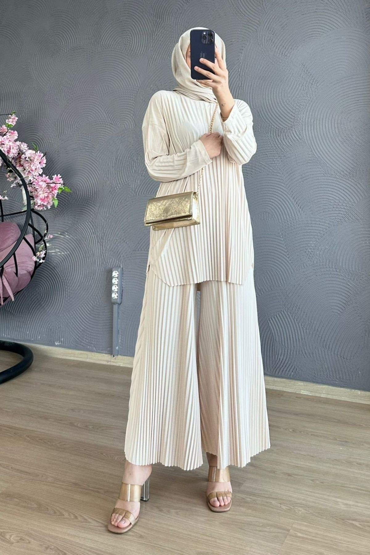 Sandy Takım Pilisoley Bej, Fiyatları Sandy Takım Pilisoley Bej – Haza Moda | Tesettür Giyim