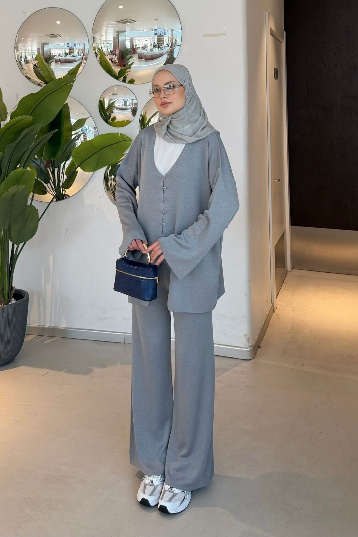 Selin Küçük Düğmeli Takım Gri, Fiyatları Selin Küçük Düğmeli Takım Gri | Haza Moda