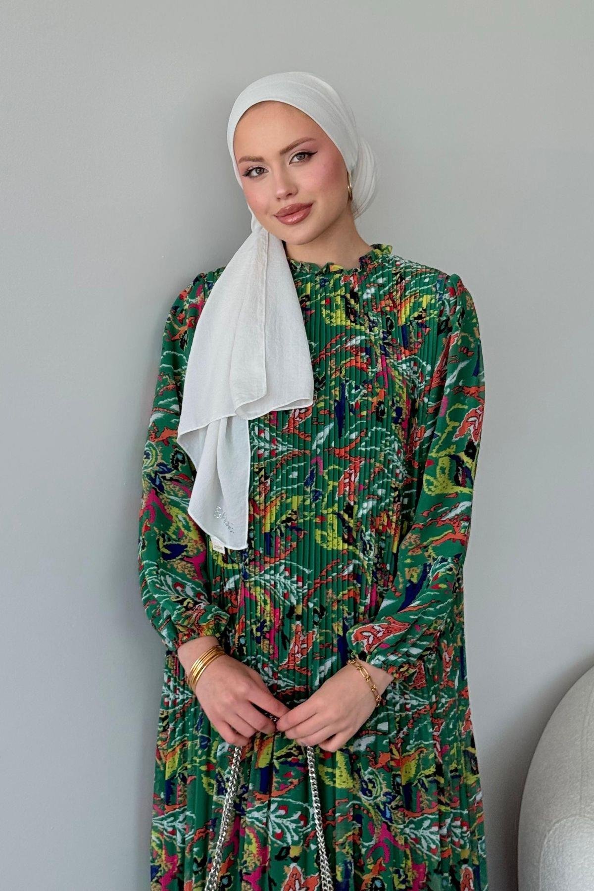 Şık Piliseli Elbise Yeşil, Fiyatları Şık Piliseli Elbise Yeşil - Haza Moda