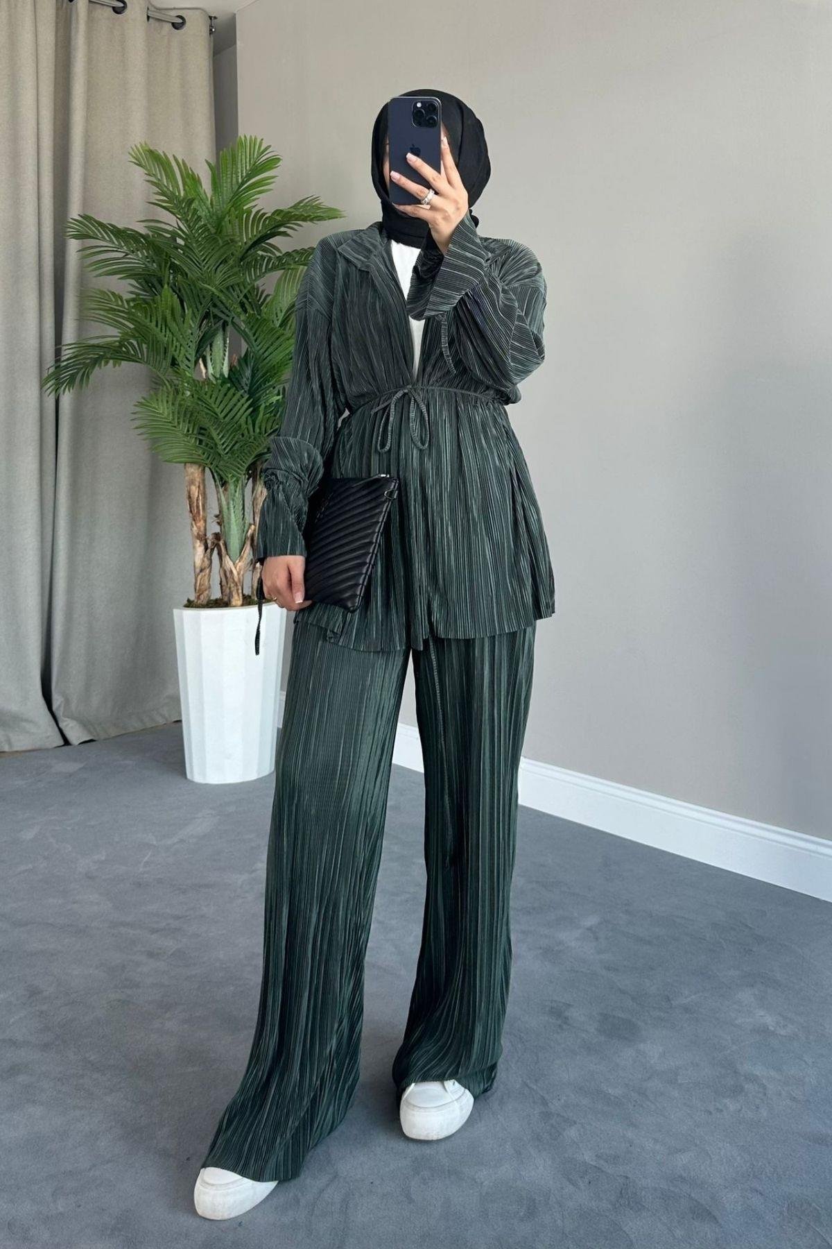 Soly Piliseli Takım Haki, Fiyatları Soly Piliseli Takım Kahve – Haza Moda | Tesettür Giyim