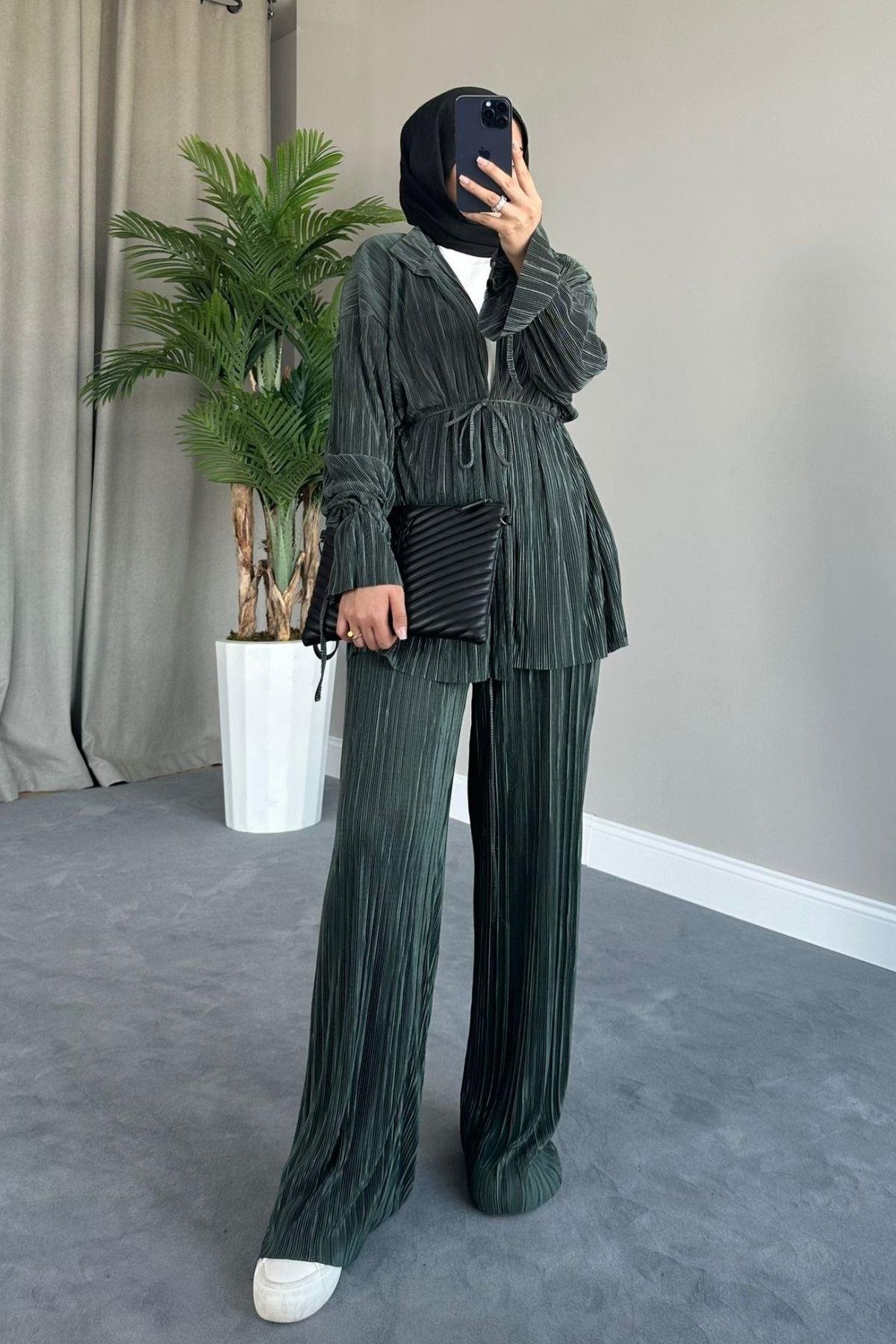 Soly Piliseli Takım Haki, Fiyatları Soly Piliseli Takım Kahve – Haza Moda | Tesettür Giyim