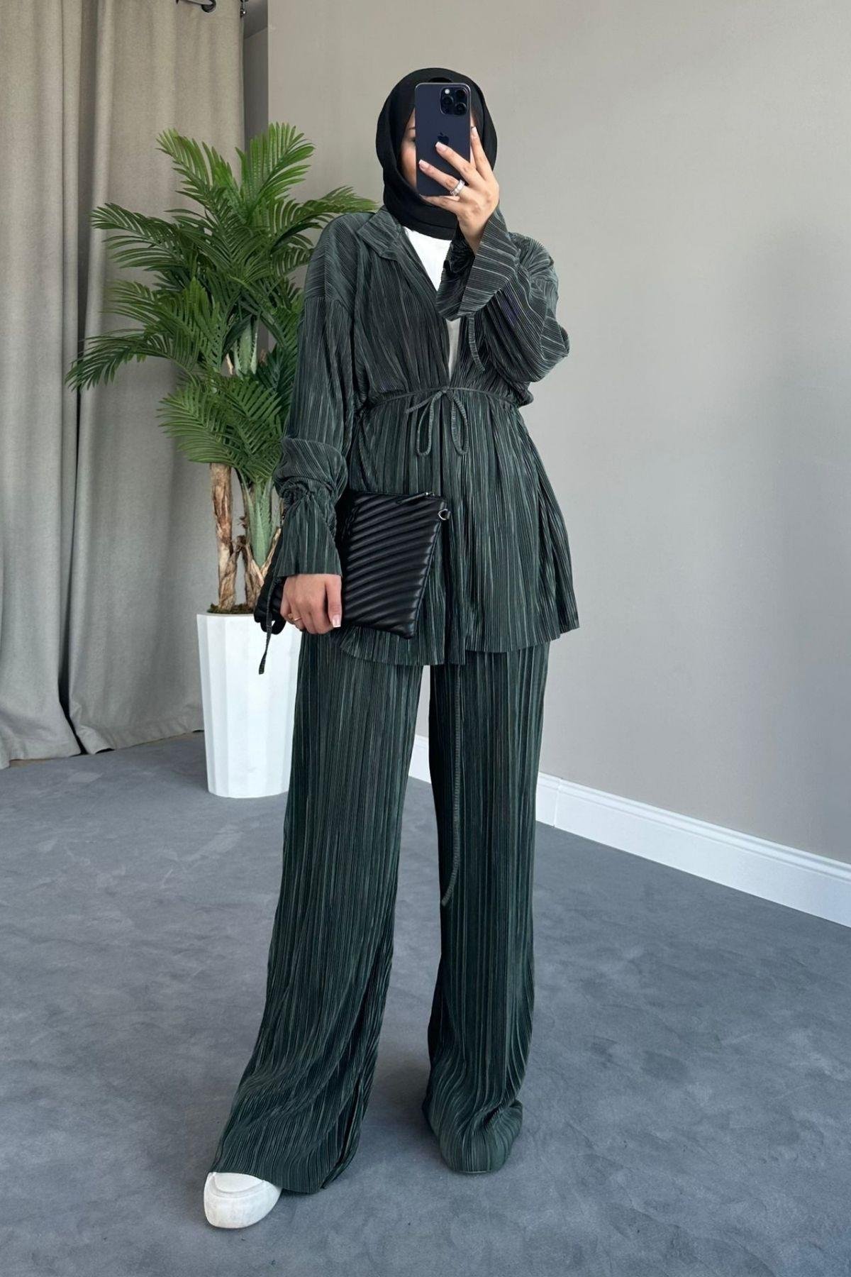 Soly Piliseli Takım Haki, Fiyatları Soly Piliseli Takım Kahve – Haza Moda | Tesettür Giyim