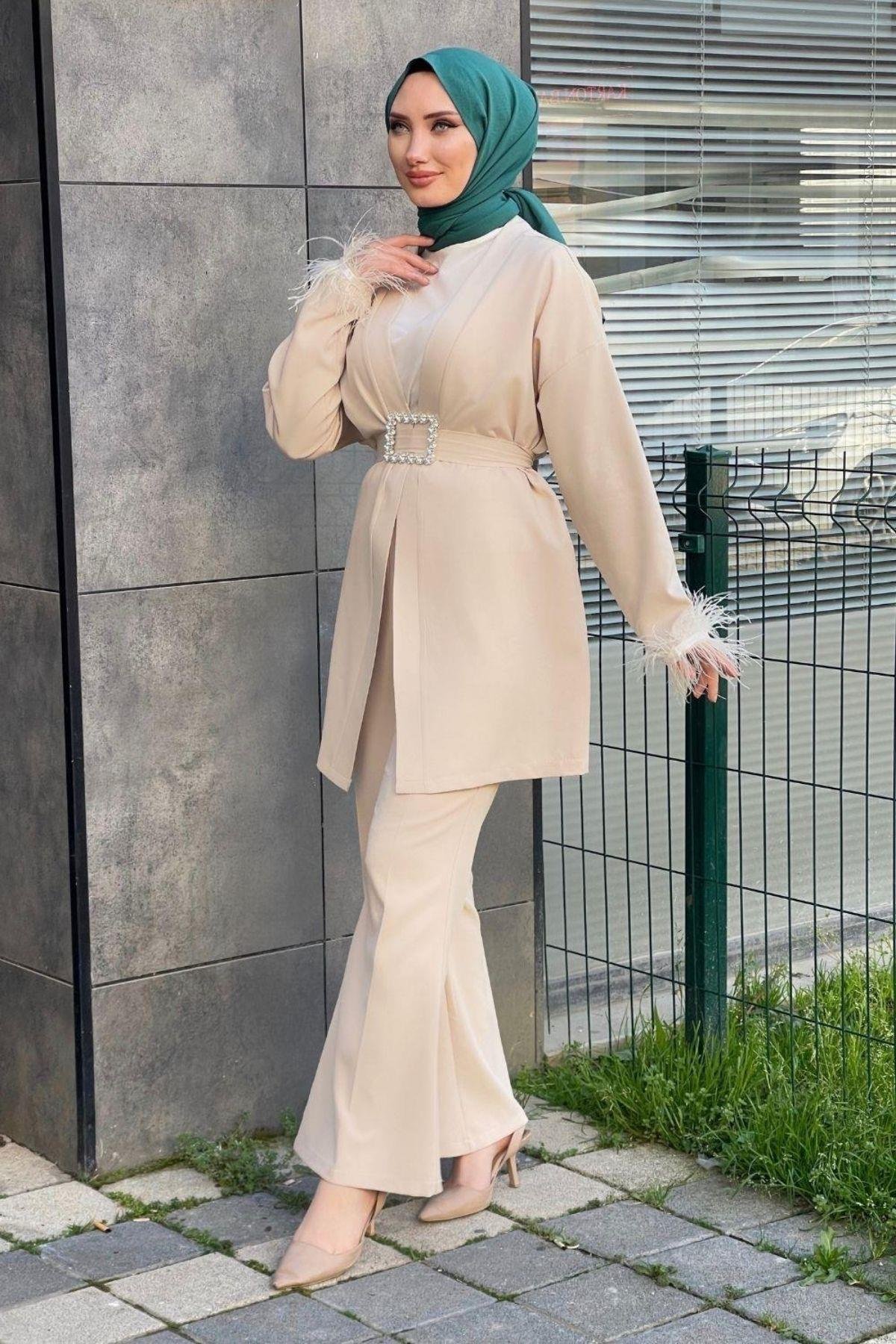 Tüylü Kimonolu Takım Bej, Fiyatları Tüylü Kimonolu Takım Bej – Haza Moda | Tesettür Giyim