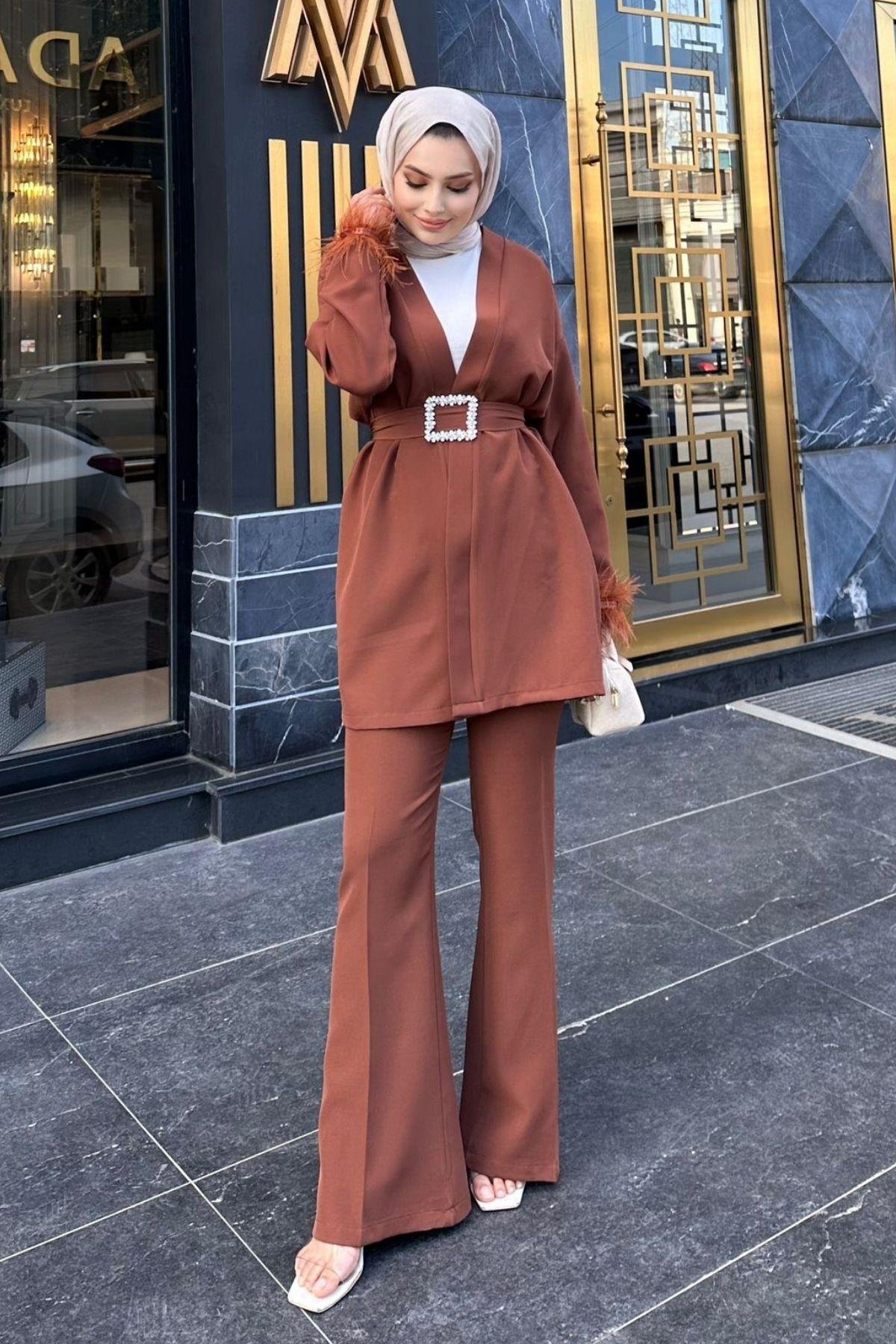 Tüylü Kimonolu Takım Kahve, Fiyatları Tüylü Kimonolu Takım Kahve – Haza Moda | Tesettür Giyim