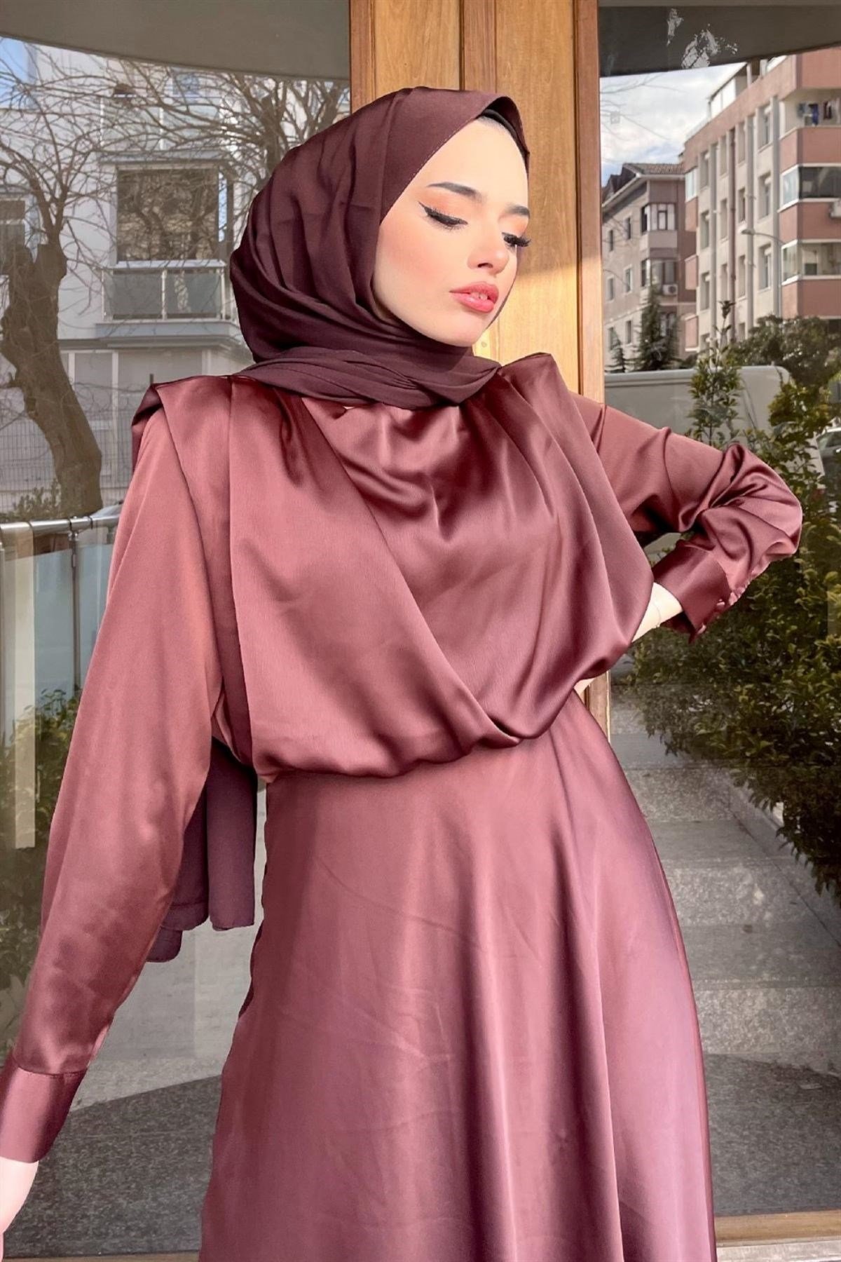 Vatkalı Saten Abiye KAHVE, Fiyatları Vatkalı Saten Abiye KAHVE– Haza Moda | Tesettür Giyim