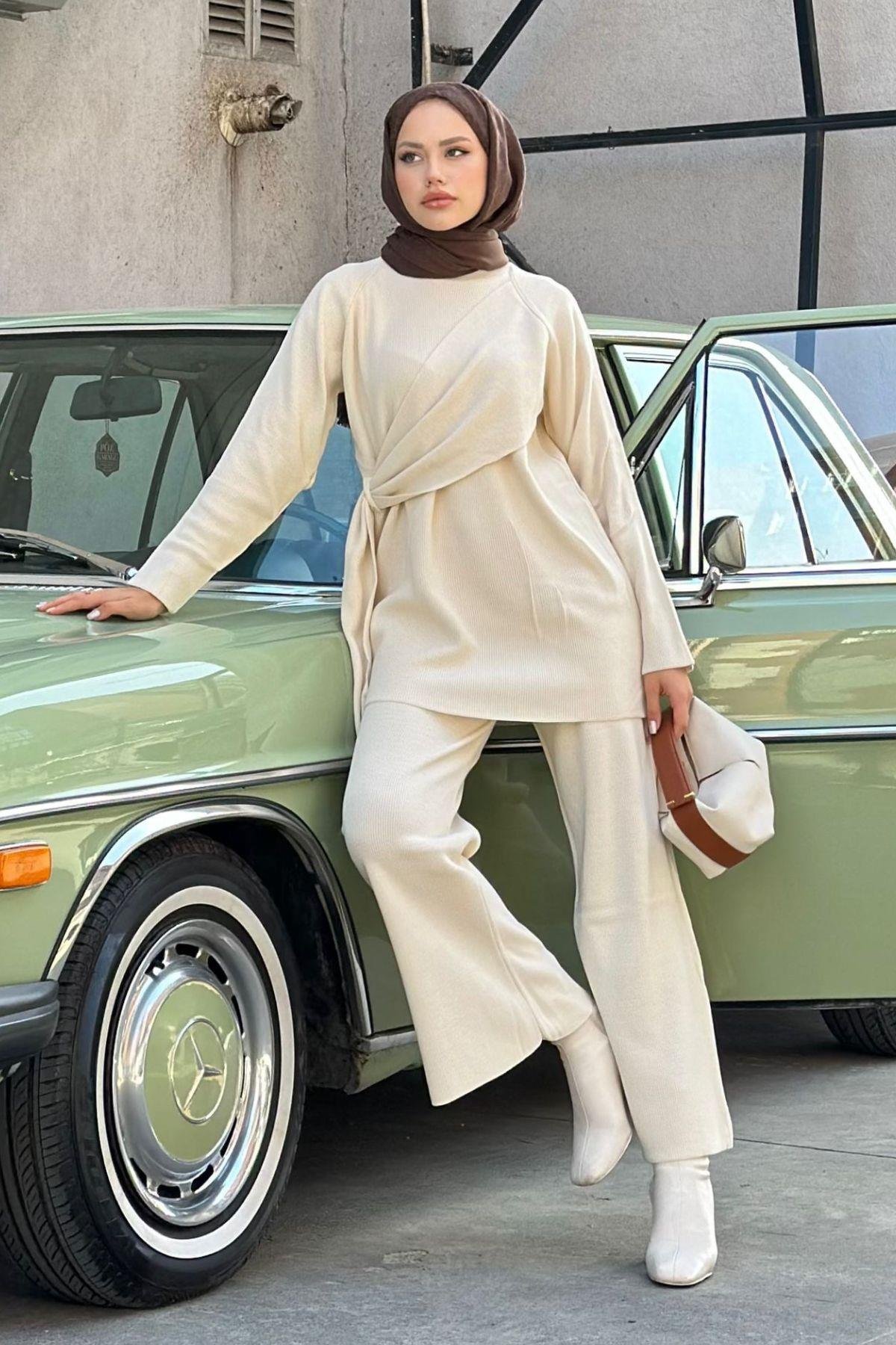 Yandan Şallı Triko Takım Ekru, Fiyatları Haza Moda | Tesettür Giyim | Yandan Şallı Triko Takım Ekru