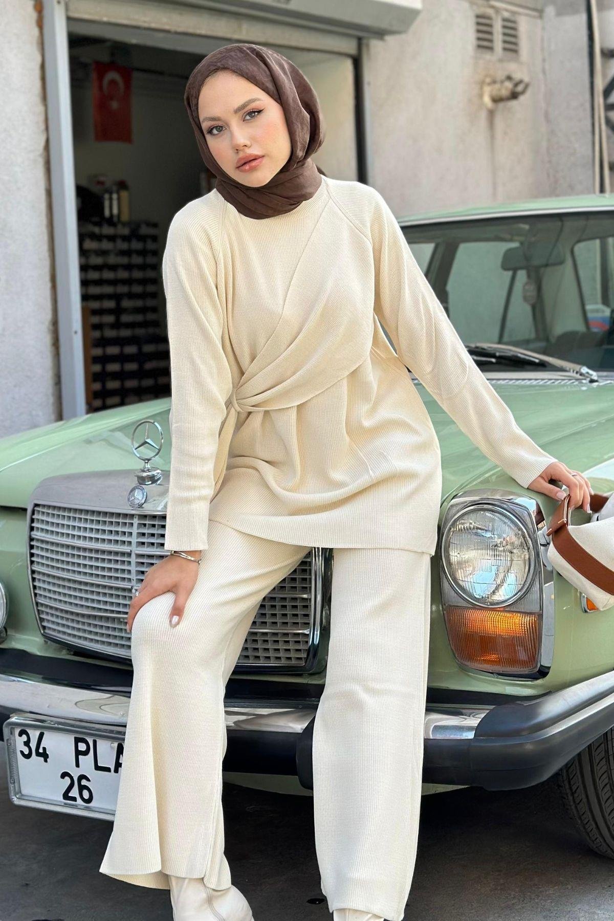 Yandan Şallı Triko Takım Ekru, Fiyatları Haza Moda | Tesettür Giyim | Yandan Şallı Triko Takım Ekru
