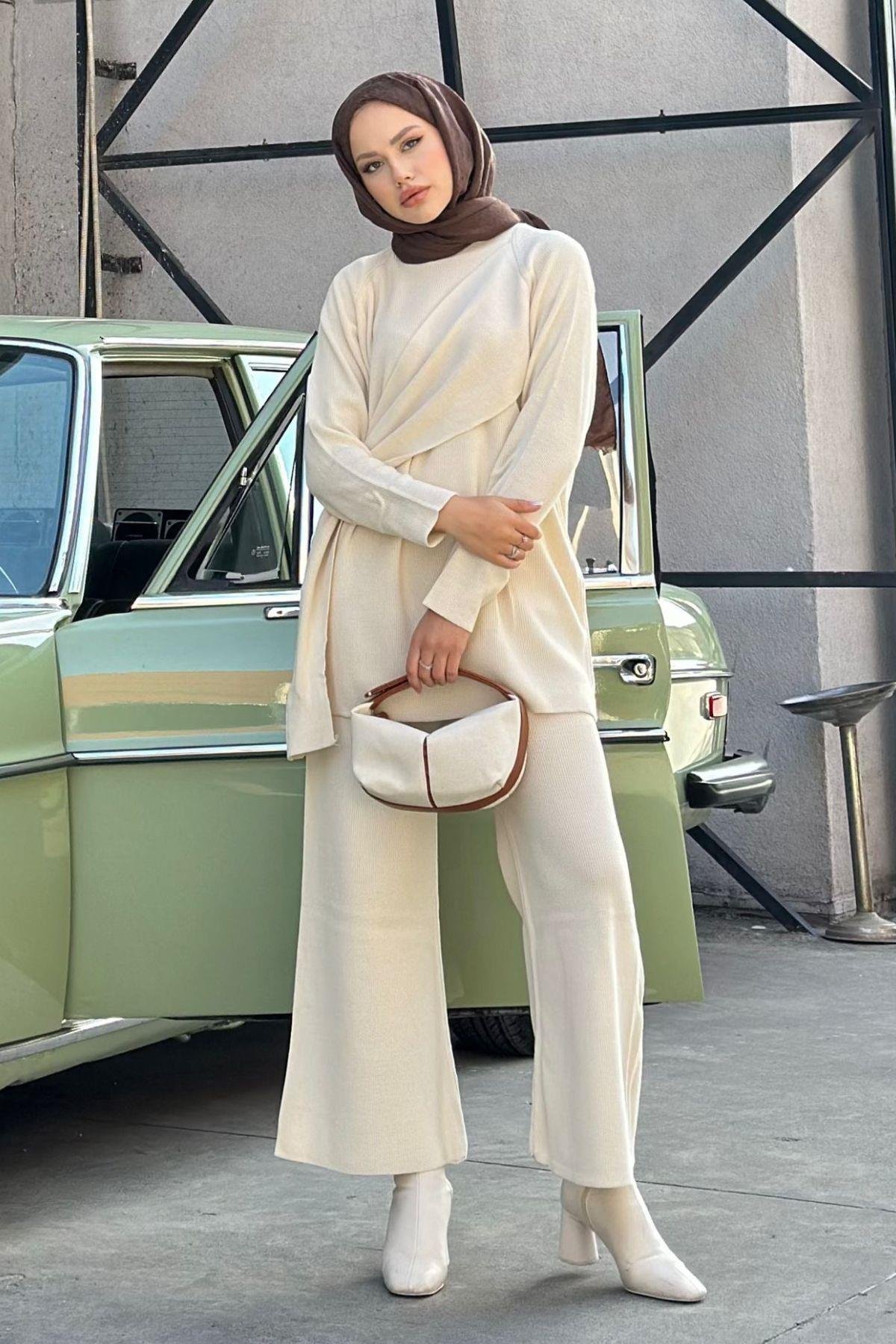 Yandan Şallı Triko Takım Ekru, Fiyatları Haza Moda | Tesettür Giyim | Yandan Şallı Triko Takım Ekru