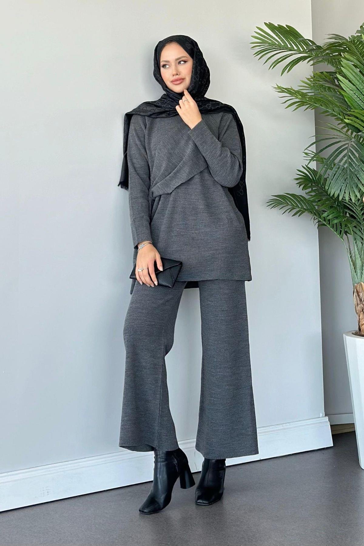 Yandan Şallı Triko Takım Füme, Fiyatları Haza Moda | Tesettür Giyim | Yandan Şallı Triko Takım Füme