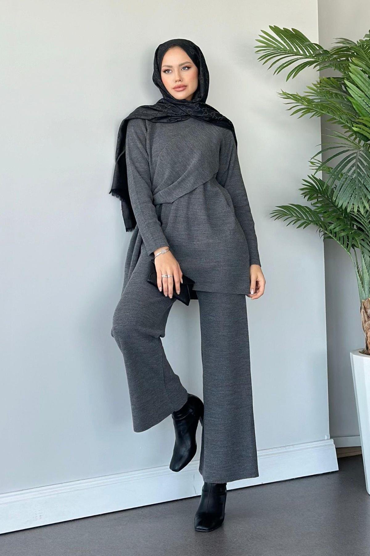 Yandan Şallı Triko Takım Füme, Fiyatları Haza Moda | Tesettür Giyim | Yandan Şallı Triko Takım Füme