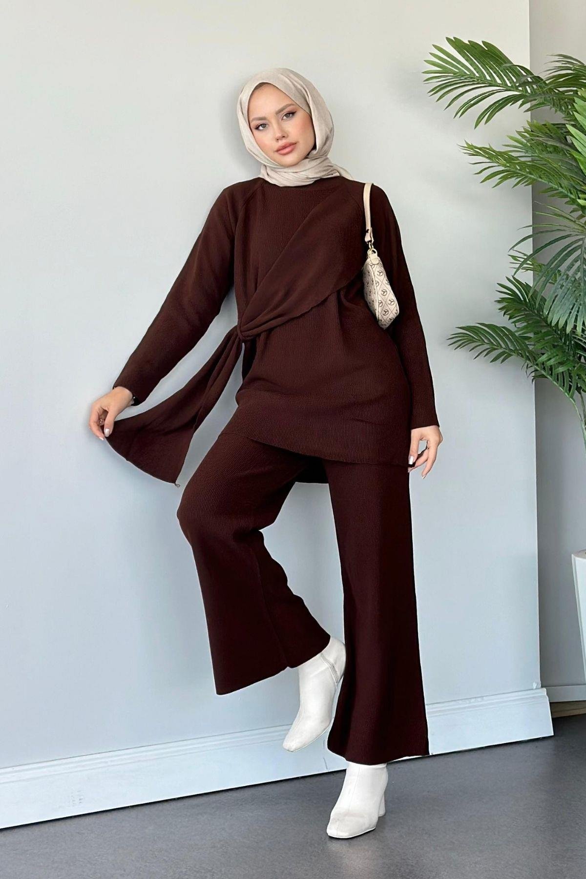Yandan Şallı Triko Takım Kahve, Fiyatları Haza Moda | Tesettür Giyim | Yandan Şallı Triko Takım Kahve