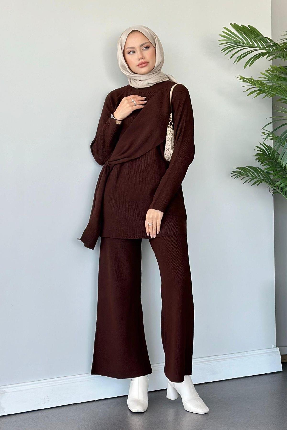 Yandan Şallı Triko Takım Kahve, Fiyatları Haza Moda | Tesettür Giyim | Yandan Şallı Triko Takım Kahve