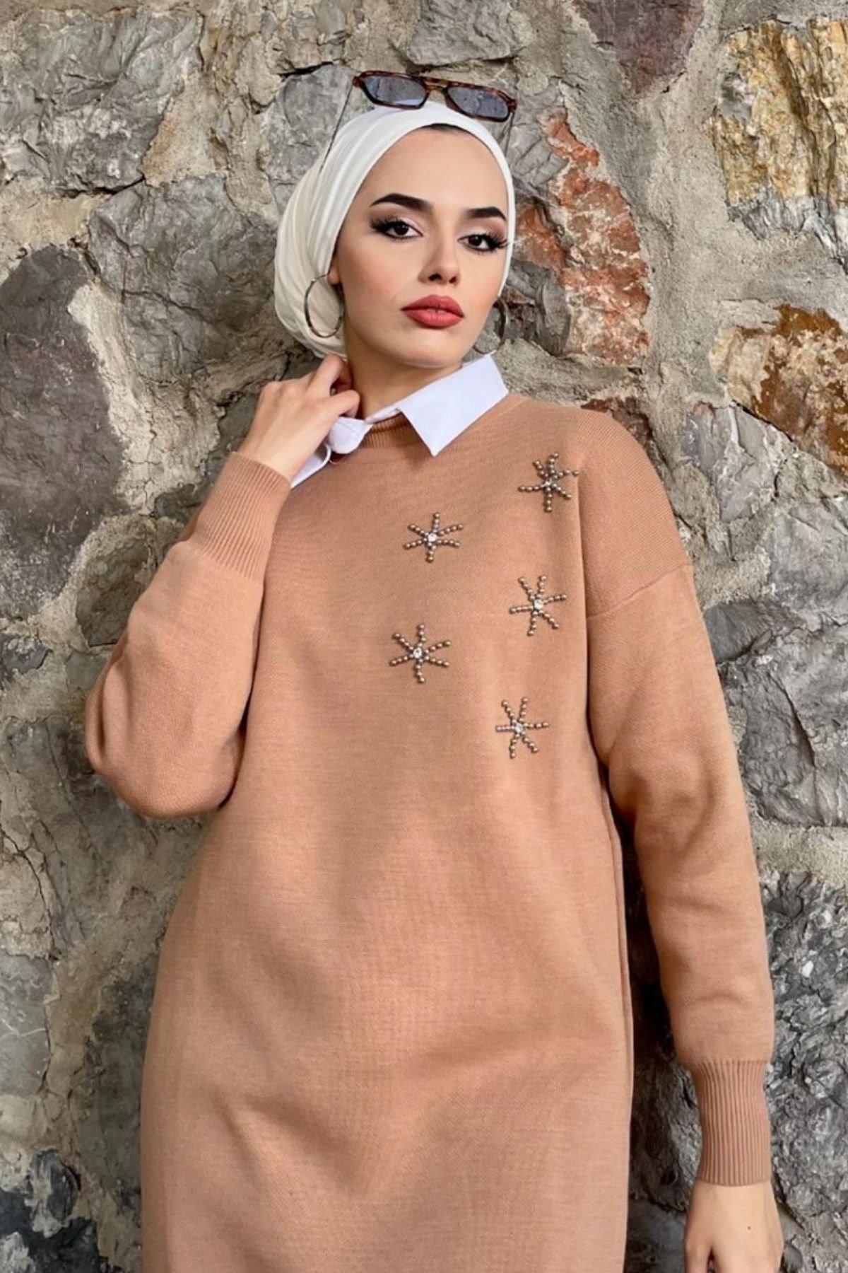 Yıldız Kazak-CAMEL, Fiyatları Zincir Triko Kazak-FISTIK YEŞİLİ – Haza Moda | Tesettür Giyim