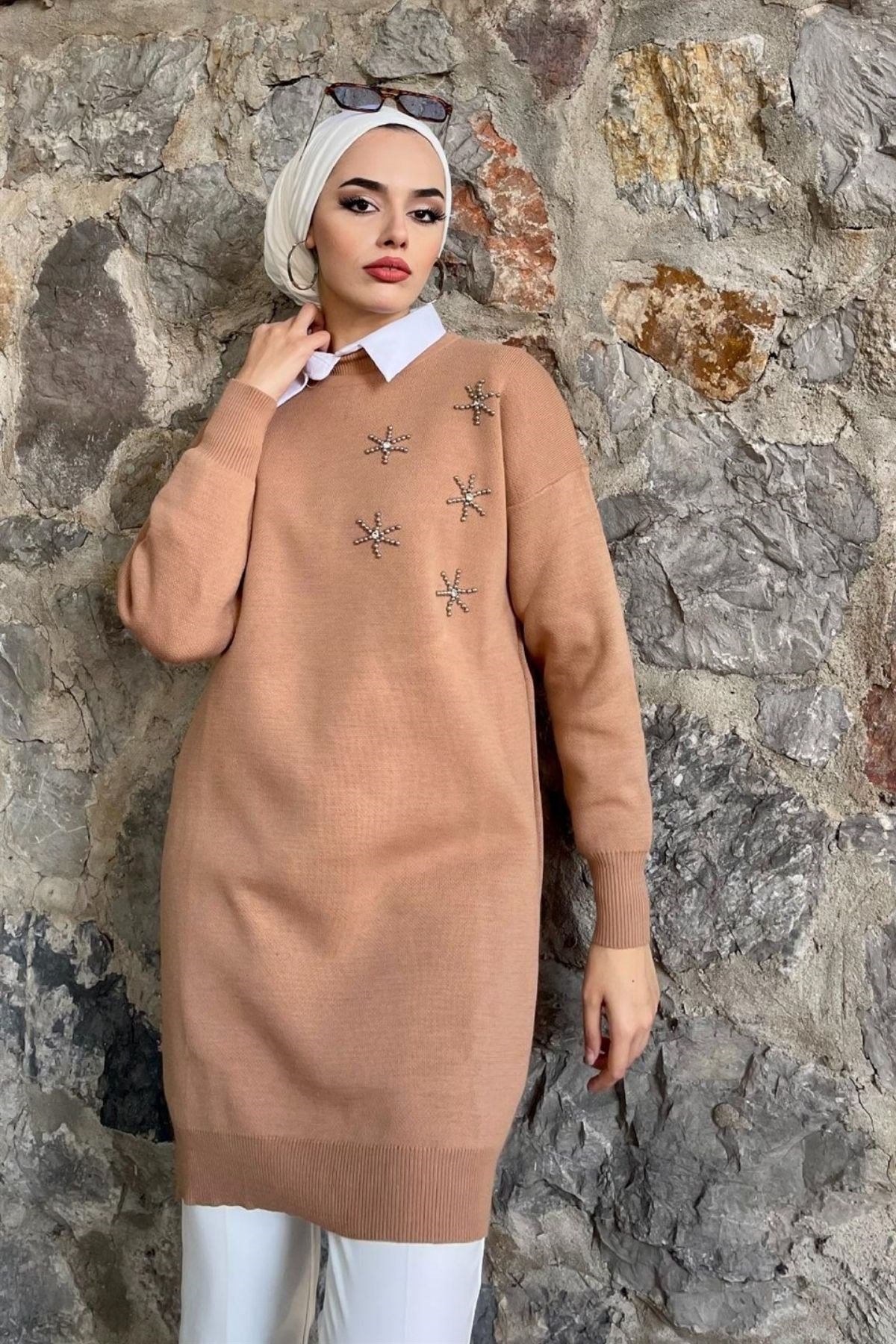 Yıldız Kazak-CAMEL, Fiyatları Zincir Triko Kazak-FISTIK YEŞİLİ – Haza Moda | Tesettür Giyim