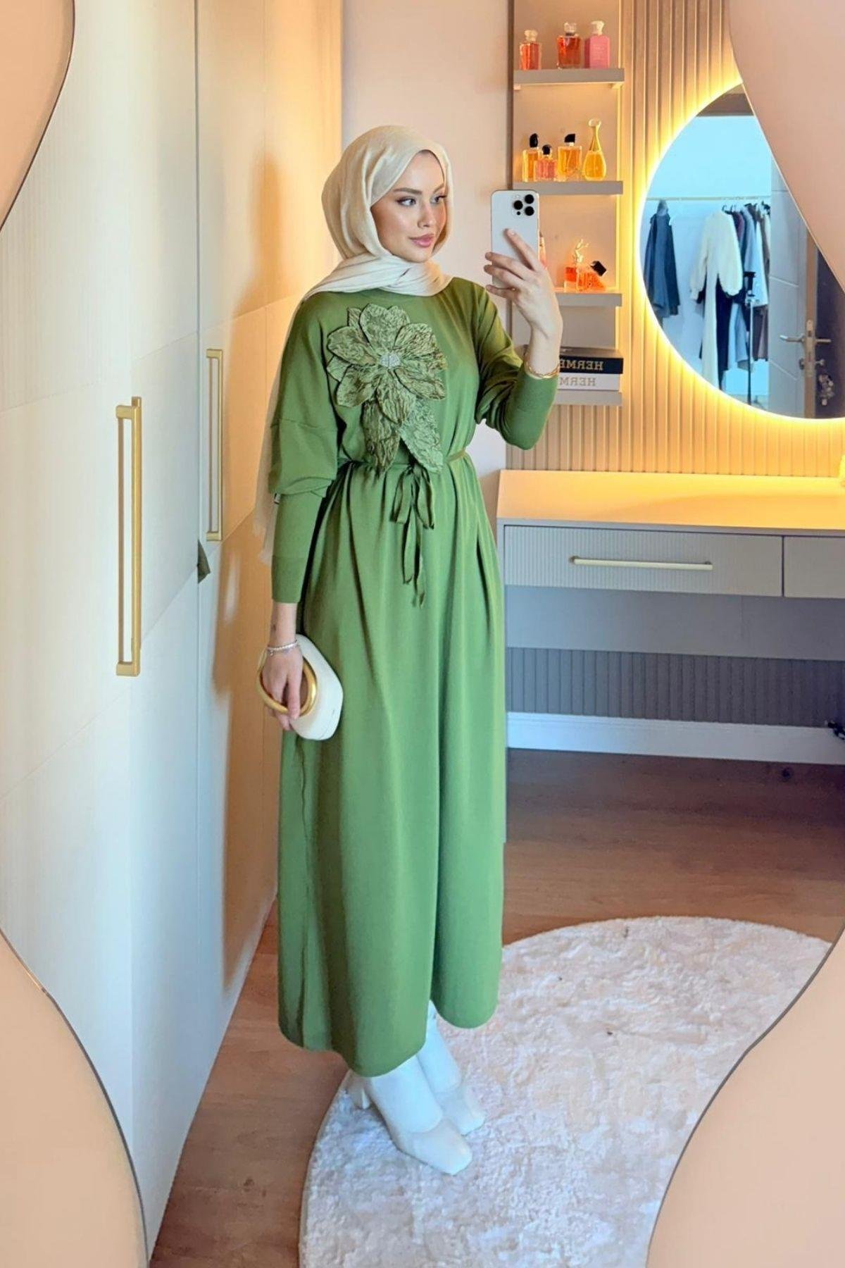 Zambak Merserize Elbise Yağ Yeşili, Fiyatları Zambak Merserize Elbise Yağ Yeşili- Haza Moda