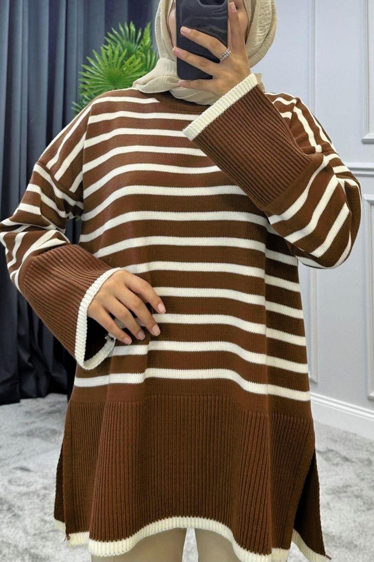 ZR Çizgili Triko Kazak Full Kahve, Fiyatları ZR Çizgili Triko Kazak Kahve – Haza Moda | Tesettür Giyim