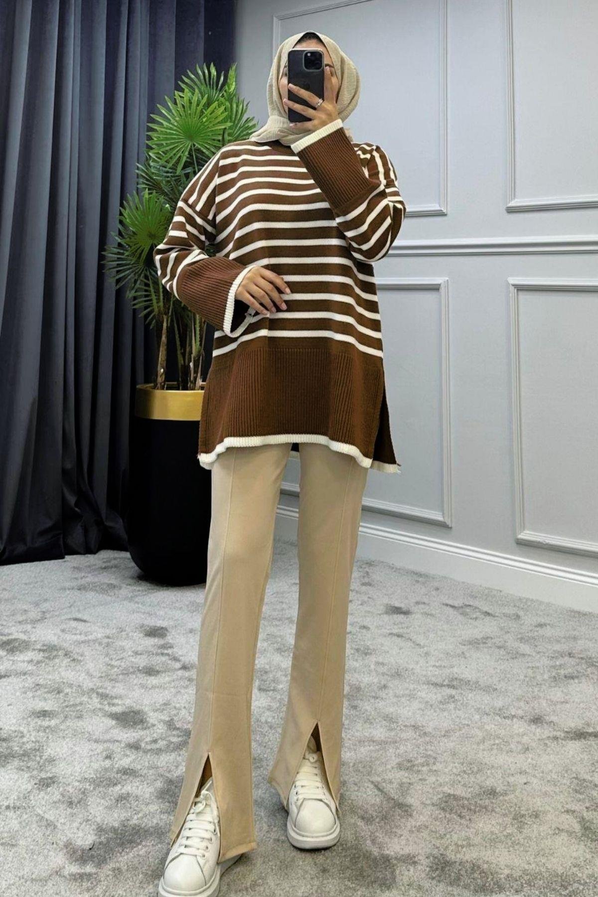 ZR Çizgili Triko Kazak Full Kahve, Fiyatları ZR Çizgili Triko Kazak Kahve – Haza Moda | Tesettür Giyim