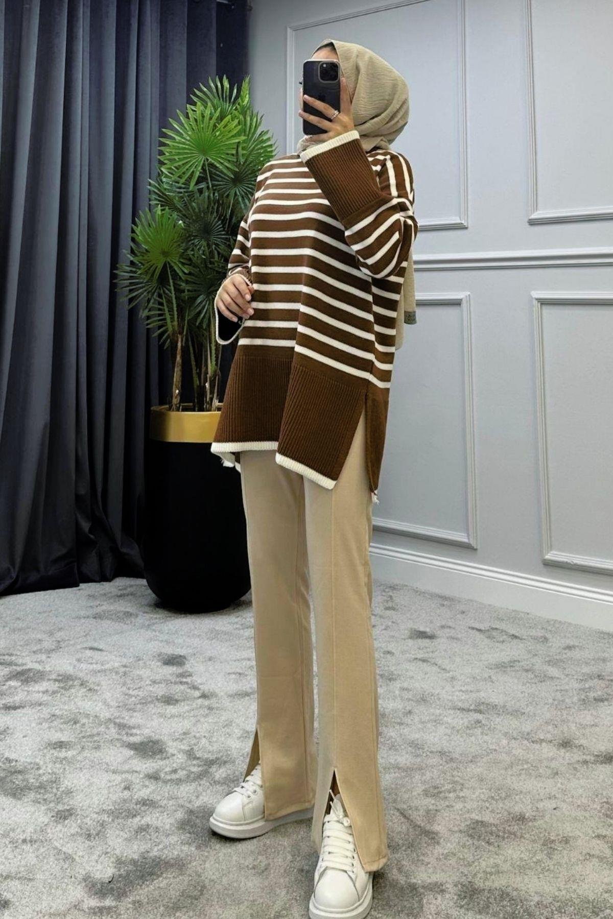 ZR Çizgili Triko Kazak Full Kahve, Fiyatları ZR Çizgili Triko Kazak Kahve – Haza Moda | Tesettür Giyim