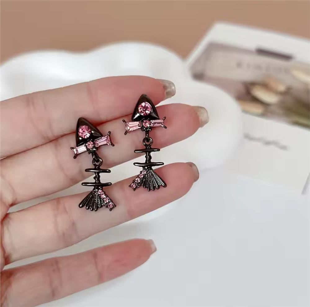 Antrasit Pembe Taşlı Gothic Balık Kılçığı Küpe