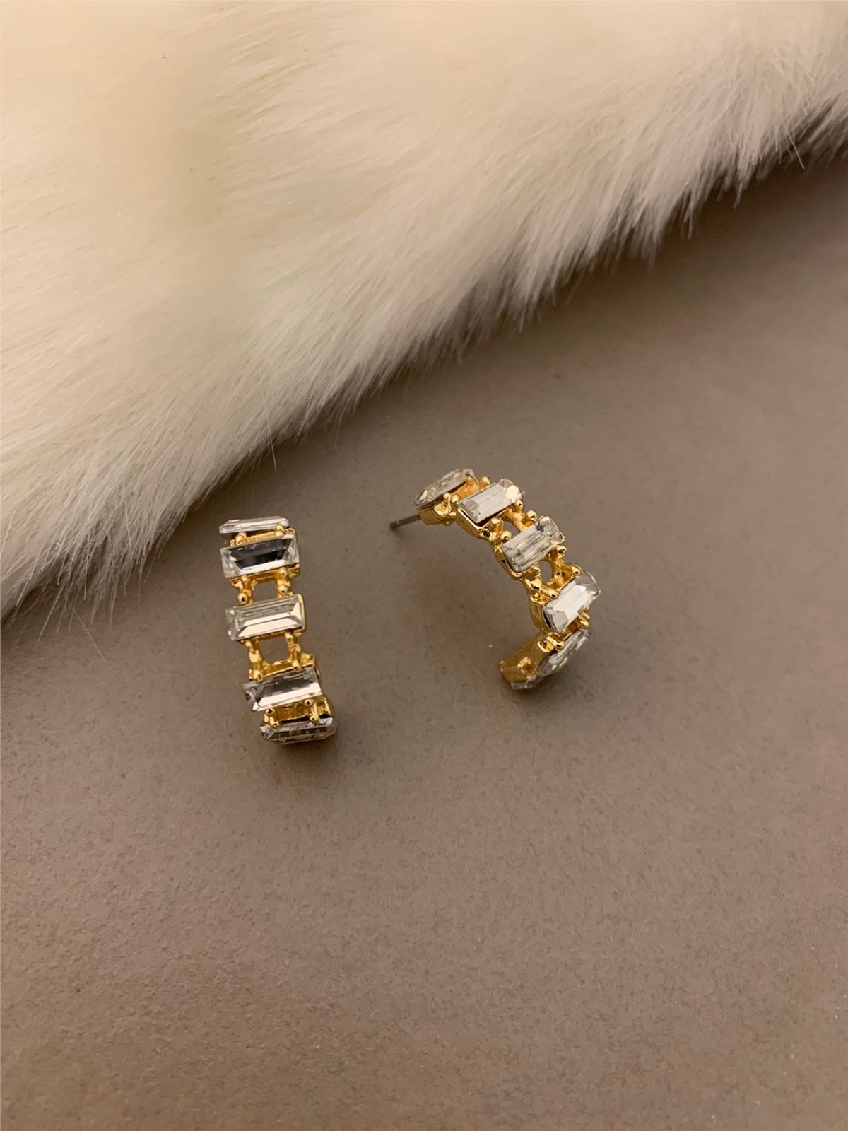 Baget Taşlı Gold Halka Küpe
