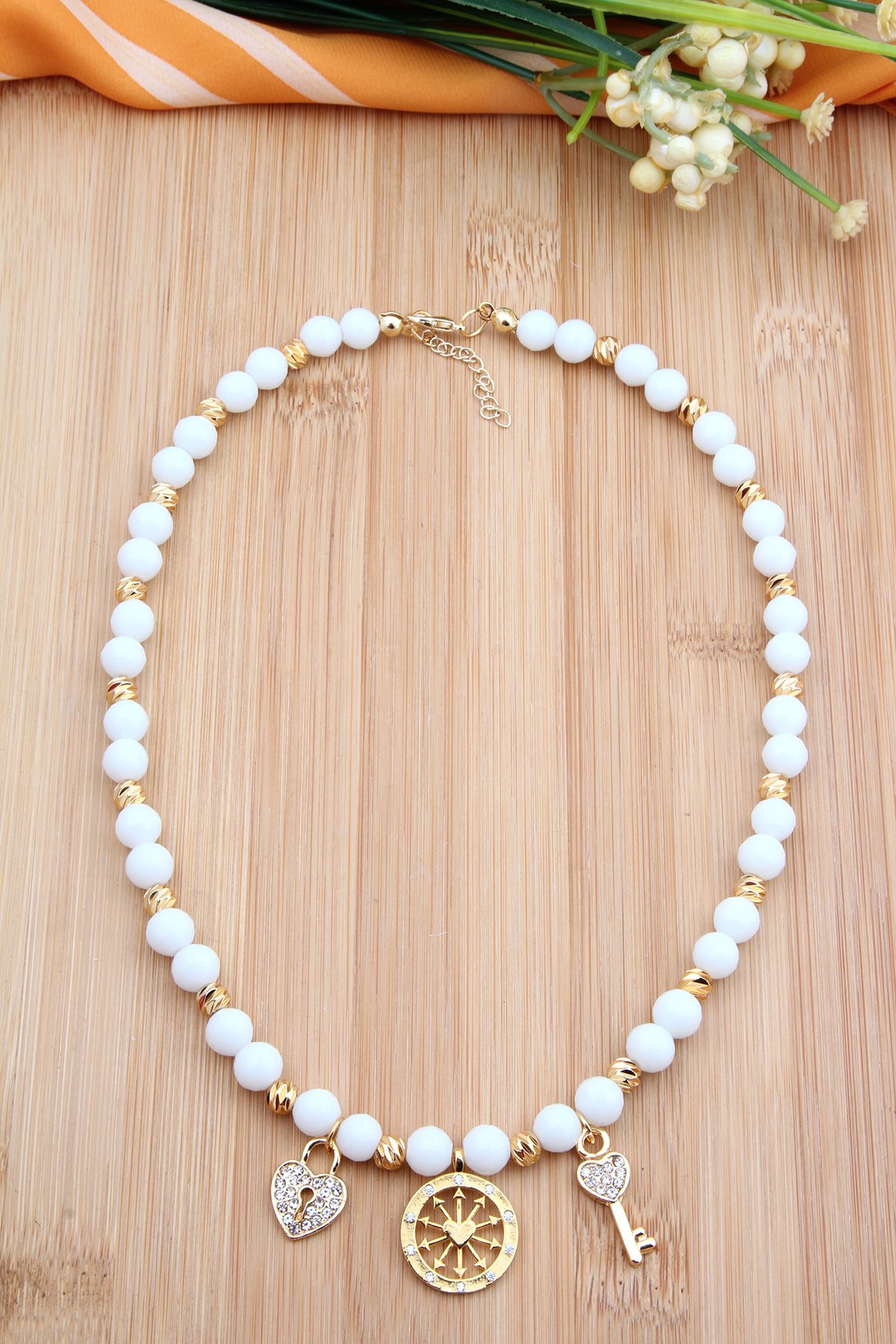 Beyaz Kuvars Taşlı Kalp Anahtar Kilit Figürlü Charm Kolye