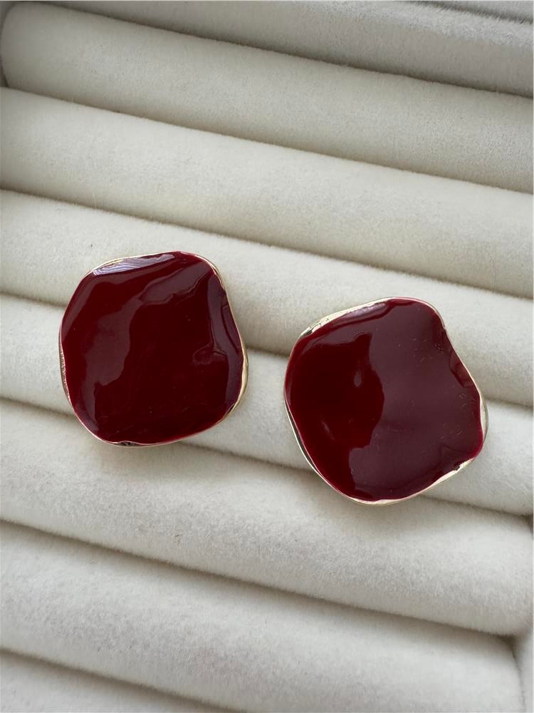 Bordo Kırmızı Mineli Gold Kenarlı Düzensiz Kare Küpe