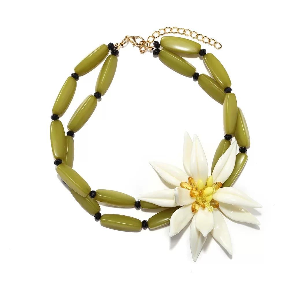 Büyük Krem Çiçekli Yağ Yeşili Boncuk Kolye