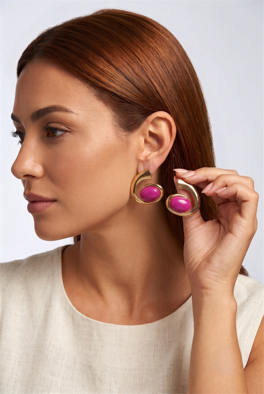 Fuşya Oval Taşlı Sarmal Tasarımlı Retro Küpe