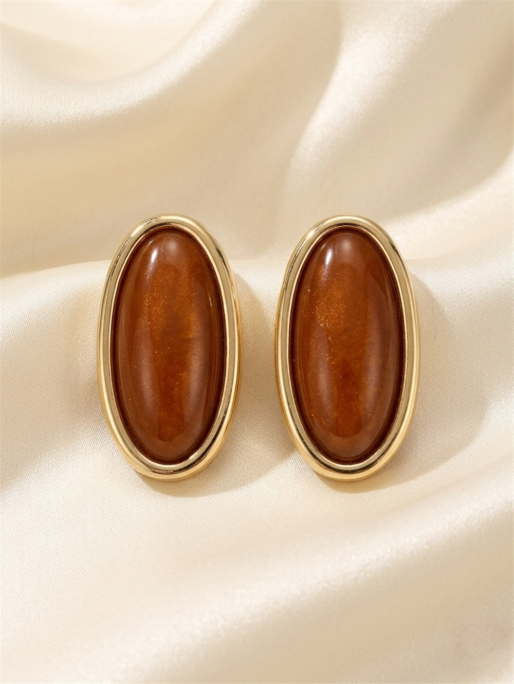 Kahverengi Oval Taşlı Küpe