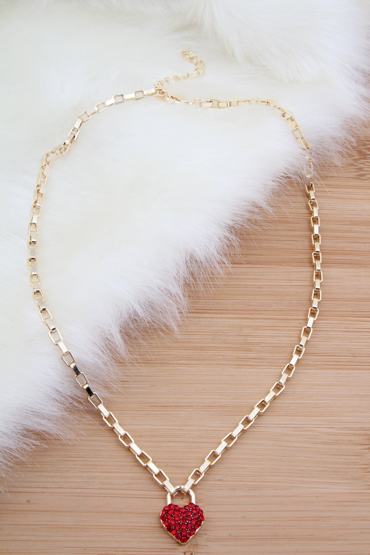 Kırmızı Taşlı Kalp Kolye