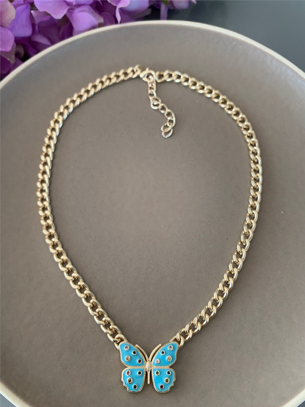 Mavi Renkli Taşlı Kelebek Kolye