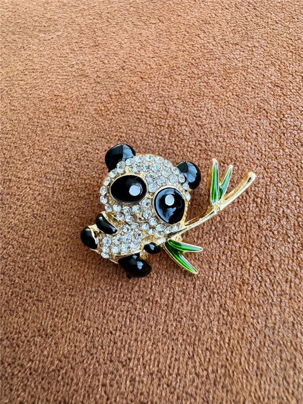 Panda ve Bambu Broş