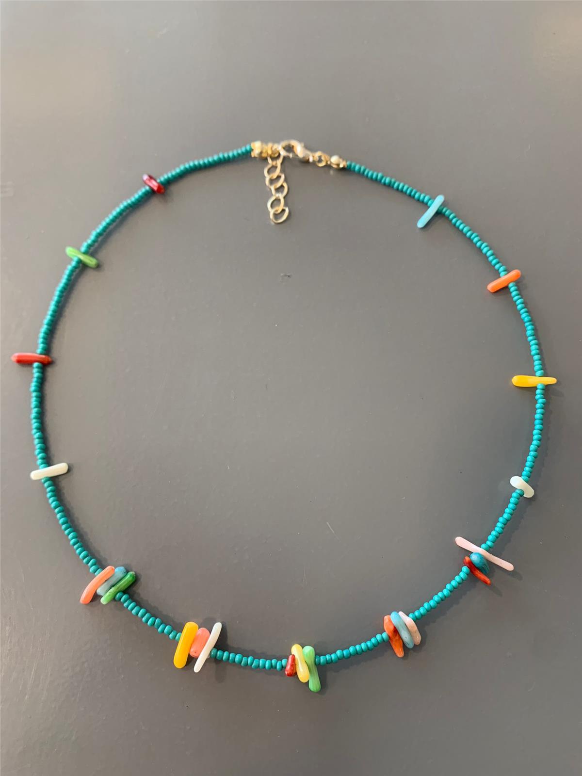 Renkli Mercan Boncuklu Mavi Kolye