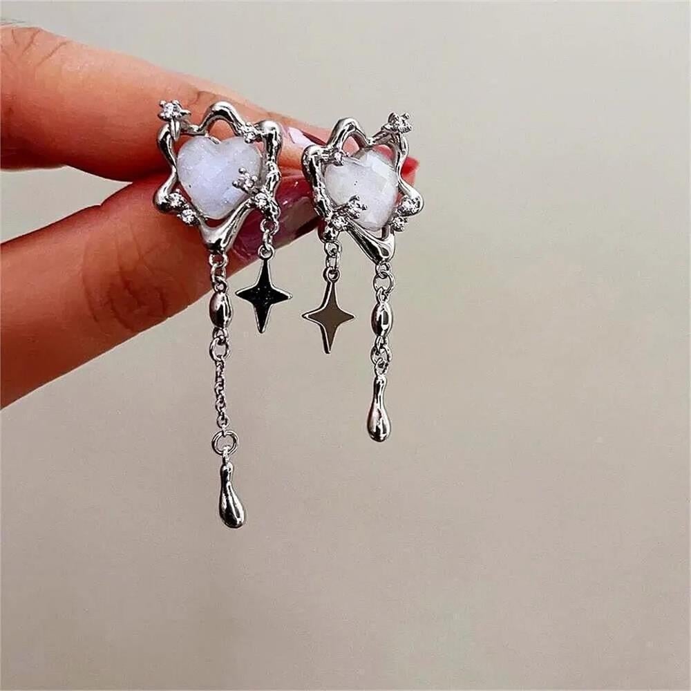 Silver Buğulu Beyaz Kalp Küpe