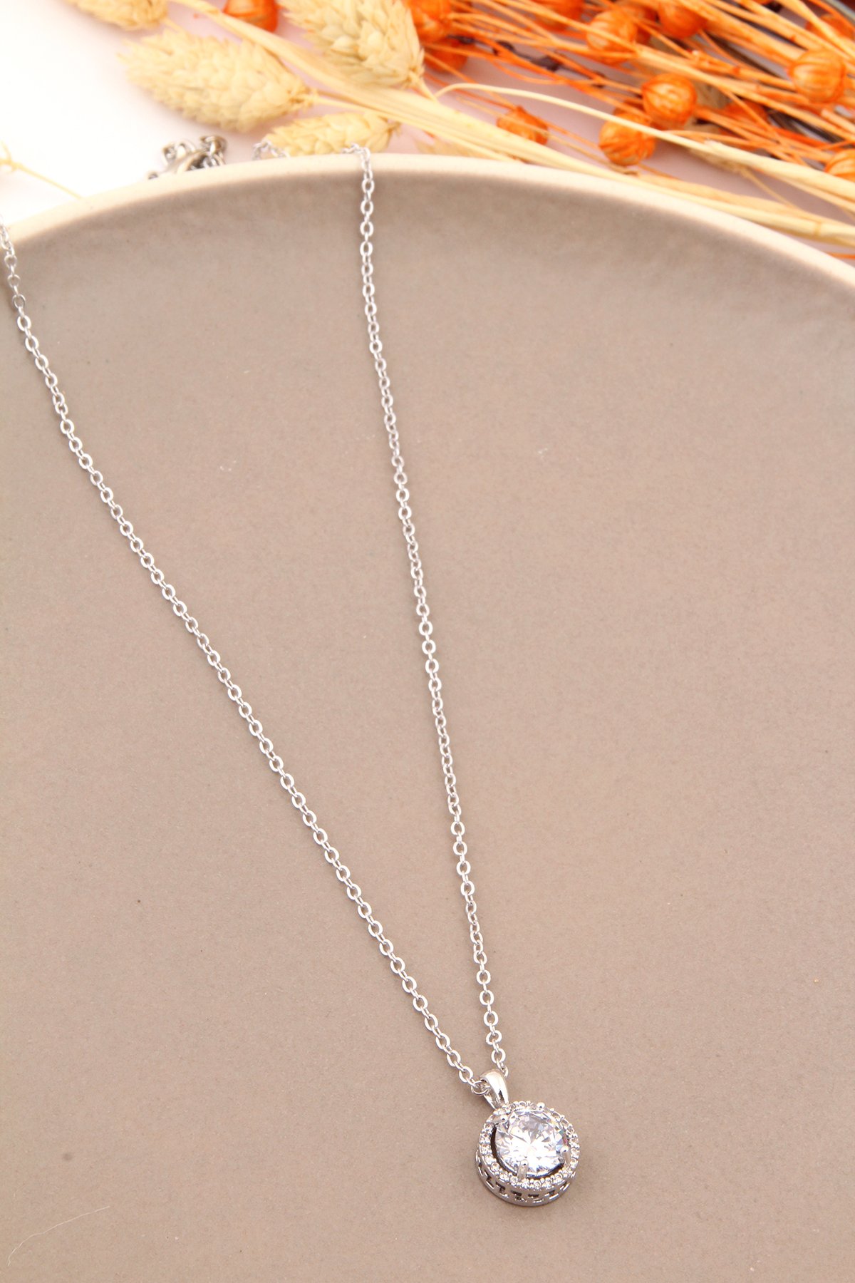 Silver Renk Zirkon Tek Taşlı Kolye