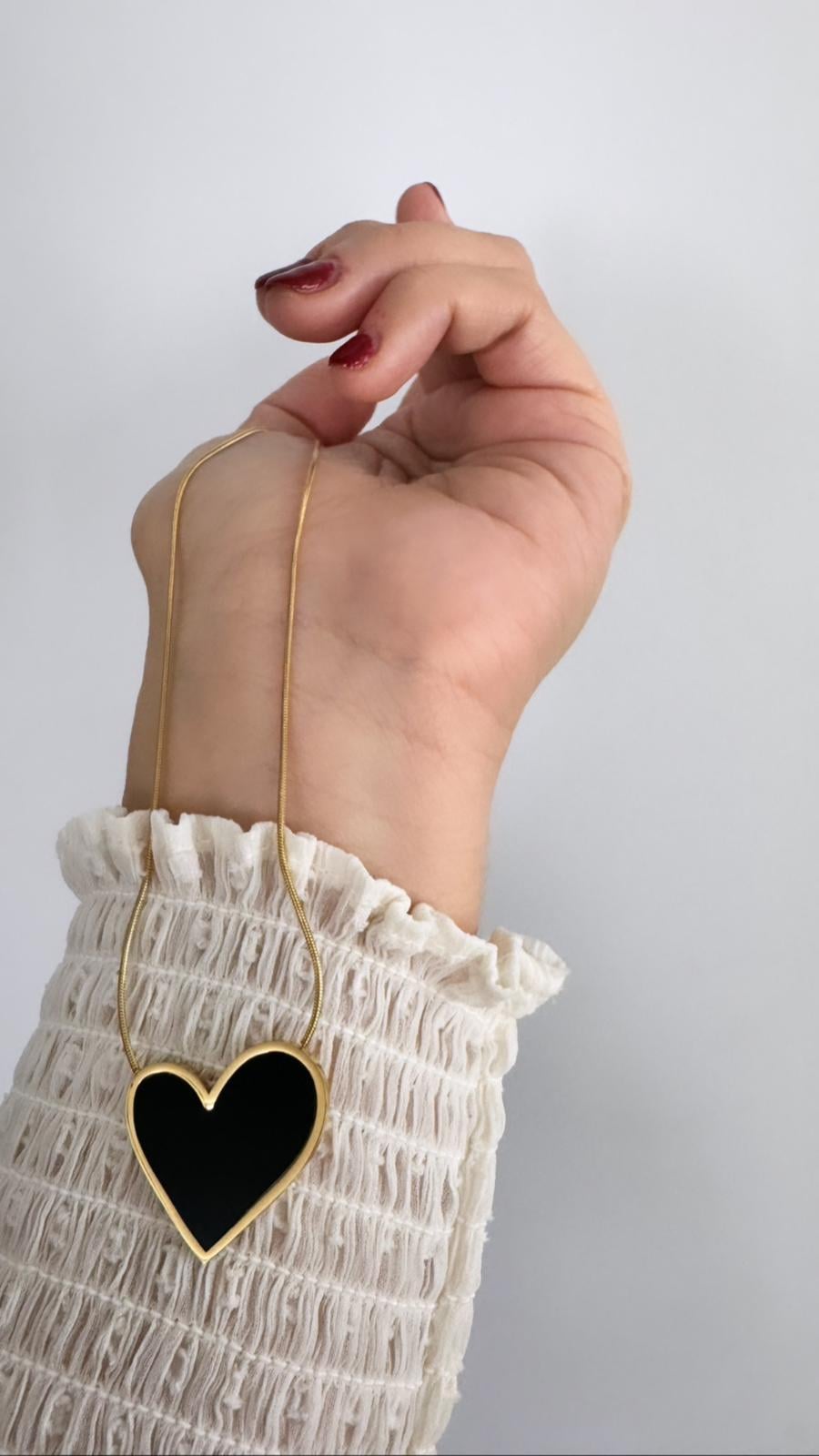 Siyah Kalpli Çelik Kolye