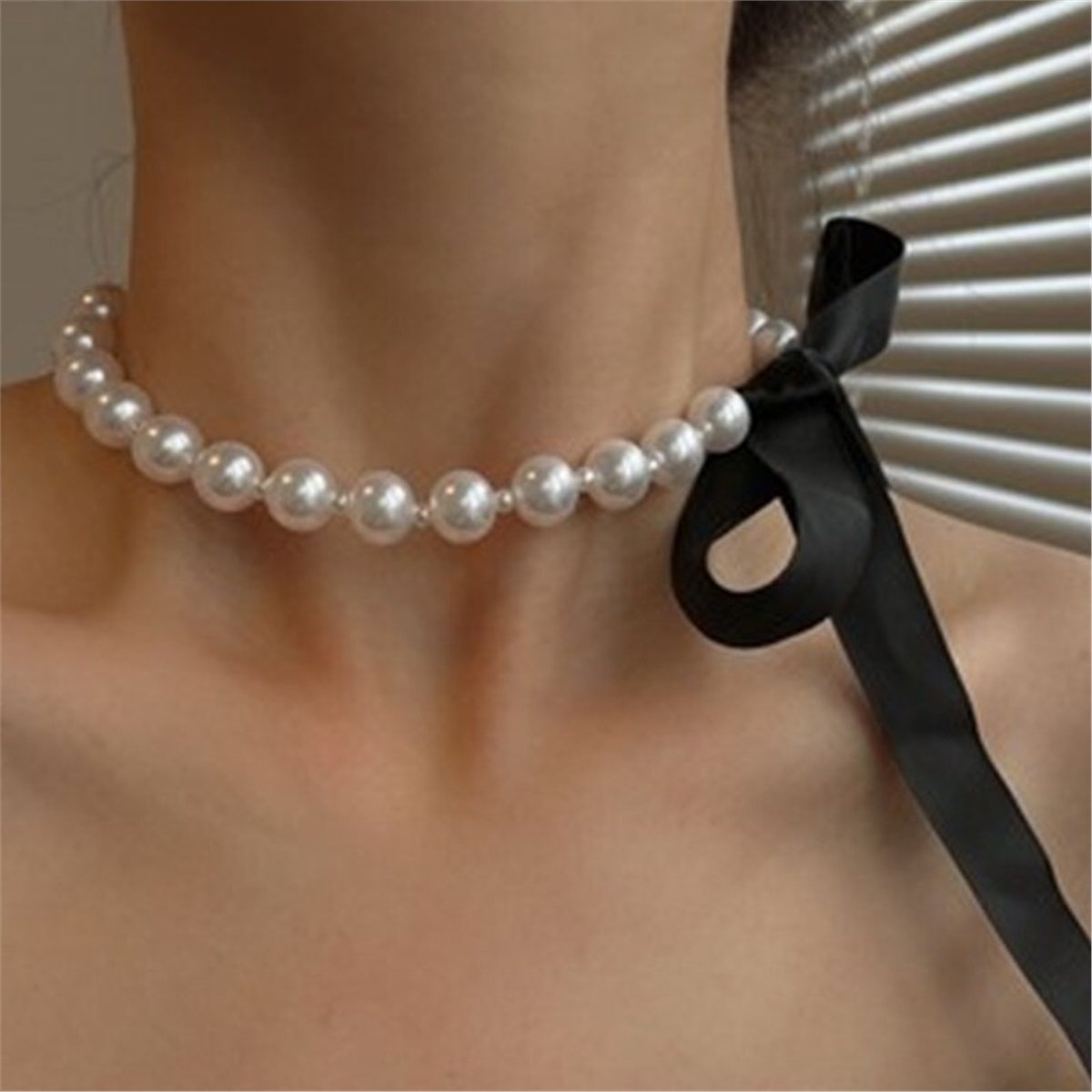 Siyah Kurdeleli İncili Choker Kolye