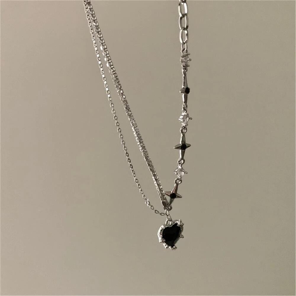 Siyah Taşlı Kalp Silver Kolye