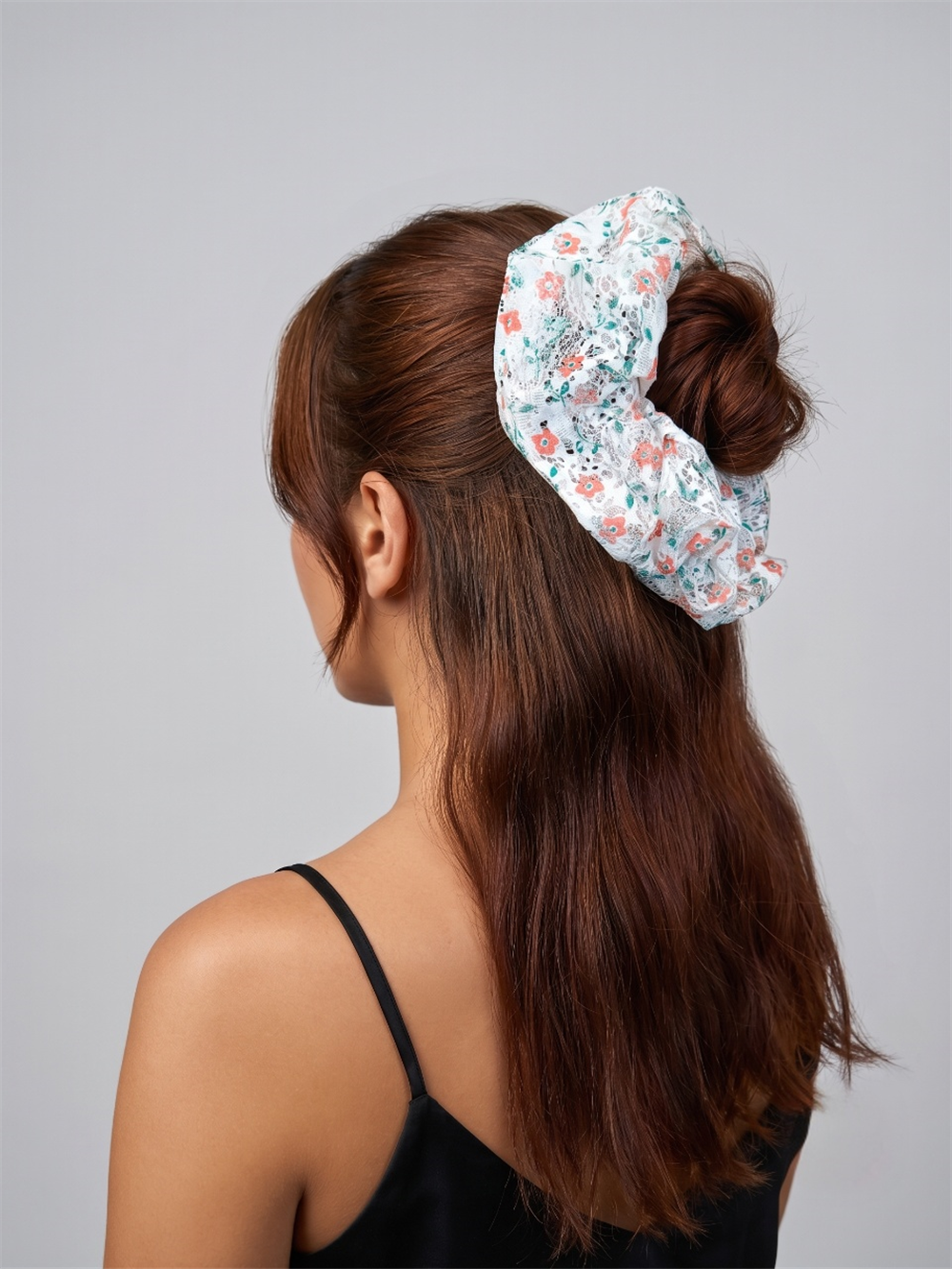 Turuncu Çıtır Çiçekli Tül Scrunchie Toka