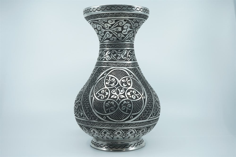 El İşçliği Desenli Bakır Vazo 