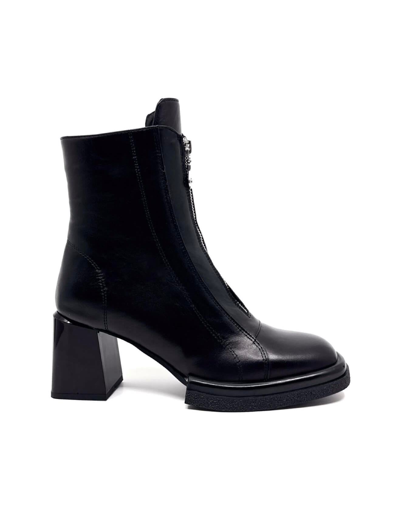 Llien Siyah Deri Kadın Bot