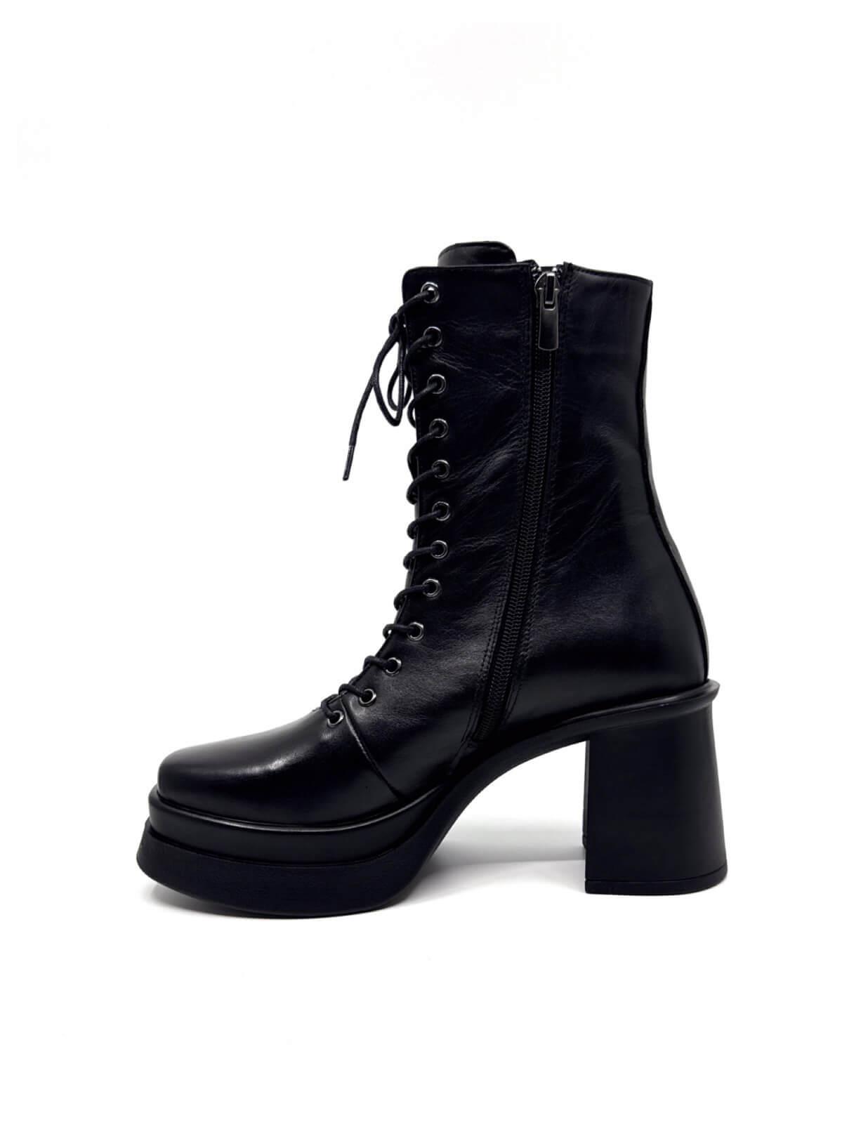 Manz Siyah Deri Kadın Bot