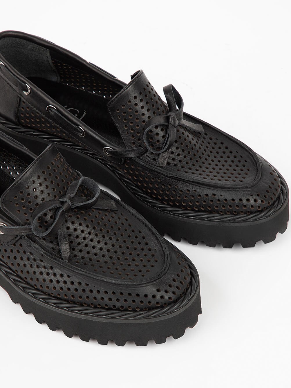 Nodeo Siyah Zımbalı Deri Kadın Loafer