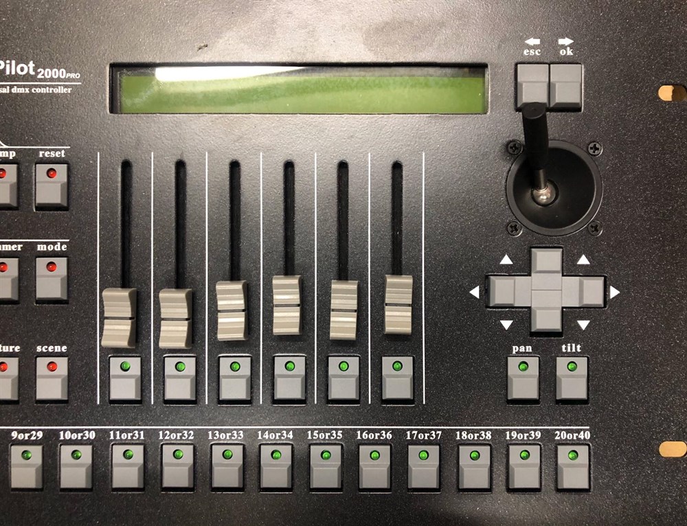 GOLD AUDIO PİLOT 2000 PROFESYONEL IŞIK KONTROL MASASI