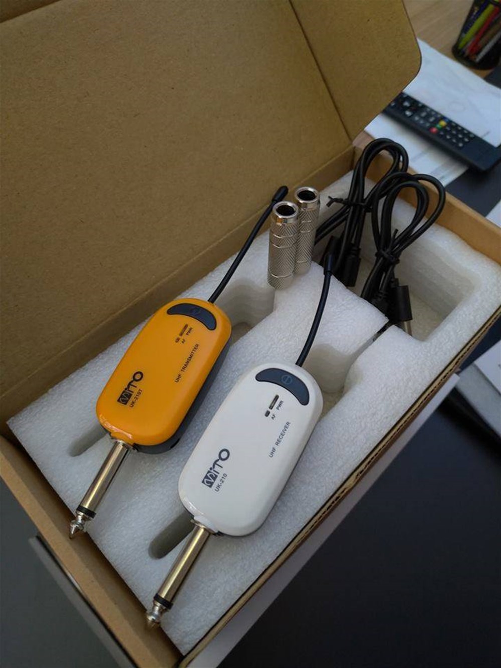 MİTO UK-220T ENSTRUMANLAR İÇİN ÇİVİ TİPİ UHF TELSİZ MİKROFON