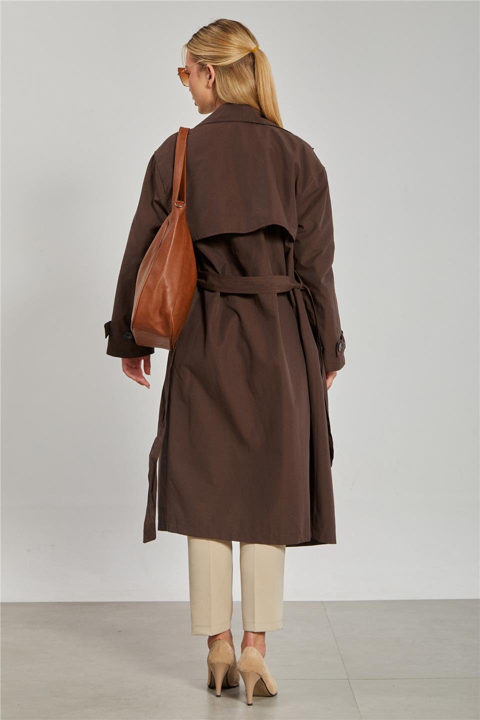 Beli kuşaklı dört düğmeli uzun trençkot-7536 Kahve