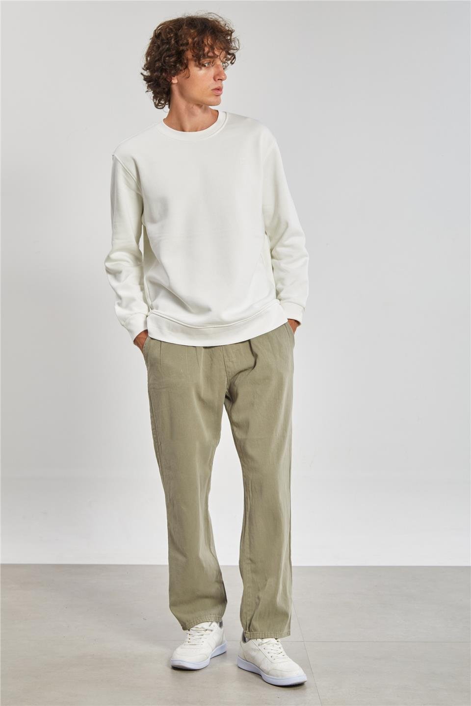 Bisiklet Yaka Logolu Erkek Sweatshirt - Ekru